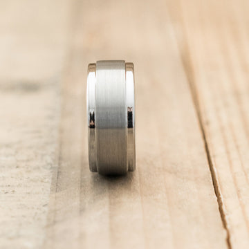 9mm Brushed Center Step Edge Tungsten Carbide Ring